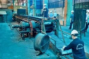 Với việc cải tiến quy trình kỹ thuật và công nghệ, công suất Nhà máy Kẽm điện phân Thái Nguyên tăng từ 10 nghìn tấn theo thiết kế lên 12,5 nghìn tấn kẽm/năm.