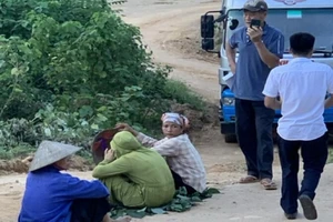 Một số người dân ngăn cản vận chuyển vật tư, vật liệu trên đường dân sinh ra, vào công trường ảnh hưởng đến triển khai dự án.