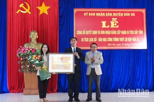 Trao Quyết định công nhận công trình đập thủy lợi Đăk Ui là Di tích lịch sử-văn hóa cấp tỉnh cho huyện Đăk Hà