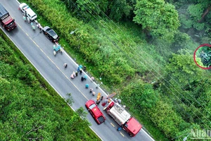 Hiện trường vụ ô-tô do Trang điều khiển chở thi thể ông V lao vực sâu trên đèo Bảo Lộc.