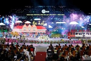 Đêm khai hội Festival Hoa Đà Lạt lần thứ 10 - năm 2024 rực rỡ sắc màu.