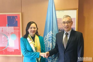 Ông Xing Qu, Phó Tổng Giám đốc UNESCO, tiếp Đại sứ Nguyễn Thị Vân Anh.