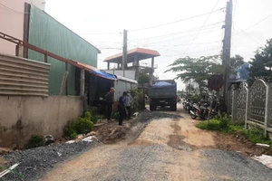 Tuyến đường liên xã ở huyện Cai Lậy, tỉnh Tiền Giang thi công chậm, gây bức xúc trong nhân dân.