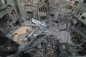 Cảnh đổ nát sau các cuộc không kích của Israel xuống thành phố Rafah, Dải Gaza ngày 24/3/2024. (Ảnh: THX/TTXVN)