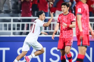 U23 Indonesia (áo trắng) loại U23 Hàn Quốc khỏi Vòng chung kết U23 châu Á 2024. (Ảnh: AFC)
