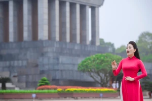 Sao Mai Huyền Trang phát hành MV mang tên “Nợ ân tình để tìm hình của nước”.