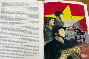 Một trang trong cuốn nhật ký về Chiến dịch Điện Biên Phủ do học sinh lớp 6A1, Trường trung học cơ sở Lê Lợi thực hiện.