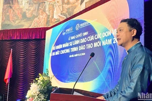 Hiệu trưởng Trường Khoa học liên ngành và Nghệ thuật Nguyễn Văn Hiệu chia sẻ tại sự kiện.