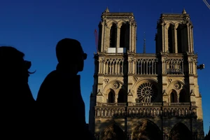 Thời gian tới, du khách có thể phải trả phí để được tham quan Nhà thờ Đức Bà Paris. (Ảnh: Reuters)