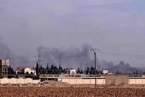 Khói bốc lên sau cuộc không kích của Israel tại Damascus, Syria vào ngày 12/12/2024. Ảnh: THX/TTXVN