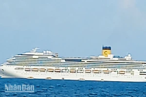 Tàu Costa Serena chở 1.056 thuyền viên và 3.500 du khách quốc tế đến tham quan Phú Quốc.