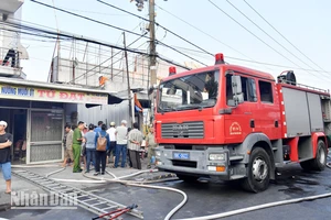 Lực lượng và phương tiện tham gia chữa cháy kịp thời có mặt tại hiện trường vụ cháy.