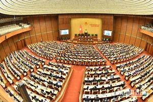 Quang cảnh phiên khai mạc Kỳ họp thứ 7, Quốc hội khóa XV tại Hội trường Diên Hồng, Nhà Quốc hội.