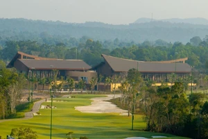 Vẻ đẹp thơ mộng của Eschuri Vung Bau Golf.