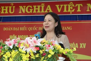 Phó Chủ tịch nước Võ Thị Ánh Xuân phát biểu tại buổi tiếp xúc cử tri.