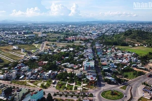 Trước nguy cơ bùng phát các đợt dịch Covid-19 mới, Quảng Ngãi yêu cầu tăng cường công tác phòng, chống dịch.