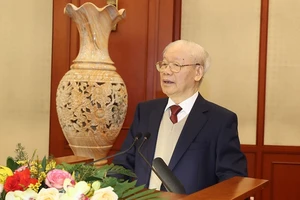 Tổng Bí thư Nguyễn Phú Trọng, Trưởng Tiểu ban Văn kiện phát biểu tại cuộc họp. (Ảnh TTXVN)
