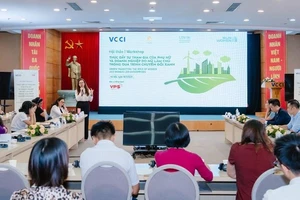 Bà Nguyễn Thị Kim Phượng - Phó Giám đốc Ban Khách hàng doanh nghiệp BIDV - chia sẻ thông tin tại Hội thảo.