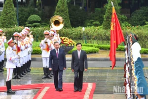 [Ảnh] Tổng Bí thư, Chủ tịch nước Tô Lâm chủ trì lễ đón Tổng Bí thư, Chủ tịch nước Lào Thongloun Sisoulith