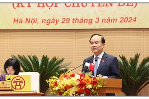 Chủ tịch Hội đồng nhân dân thành phố Hà Nội Nguyễn Ngọc Tuấn phát biểu bế mạc kỳ họp.