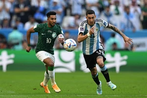 Tiền vệ Angel Di Maria của Argentina trong trận đối đầu với Saudi Arabia ở vòng bảng. (Ảnh: AFP/TTXVN)