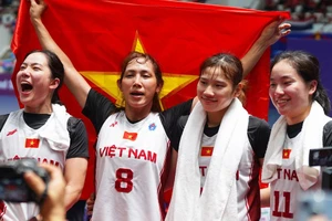 Bóng rổ nữ Việt Nam giành về tấm Huy chương Vàng SEA Games lịch sử. 