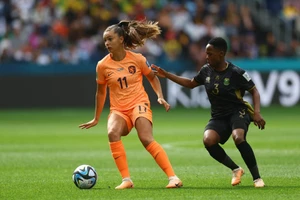 Đội tuyển nữ Hà Lan chiếm lĩnh thế trận trước đội tuyển nữ Nam Phi. (Ảnh: Reuters)