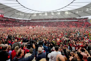 [Ảnh] Sau 120 năm lịch sử, Bayer Leverkusen lần đầu tiên vô địch Bundesliga 