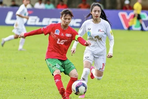 TP Hồ Chí Minh I (áo đỏ) giành chiến thắng 2-0 trước Phong Phú Hà Nam. (Ảnh: VFF)