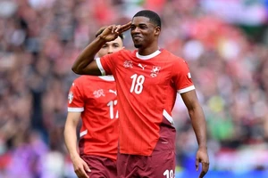 Kwadwo Duah mở tỷ số cho đội tuyển Thụy Sĩ. (Ảnh: UEFA)