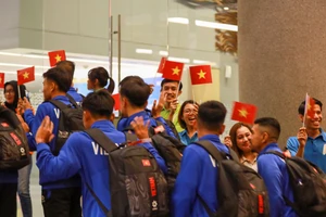 Đội tuyển U16 Việt Nam được chào đón nồng nhiệt khi đặt chân tới Surakarta, Indonesia. (Ảnh: VFF)
