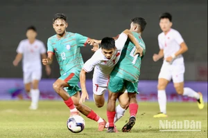 [Ảnh] Minh Tiến lập cú đúp, U20 Việt Nam thắng 4-1 U20 Bangladesh