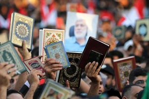Các nước Hồi giáo phản đối hành vi báng bổ kinh Koran.