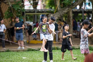 Trang bị kỹ năng cho trẻ thông qua các hoạt động vui chơi lành mạnh. Ảnh: UNICEF Việt Nam