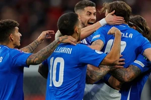 Italy có chiến thắng đầu tiên trên hành trình bảo vệ ngôi vương EURO. (Nguồn: Guardian)