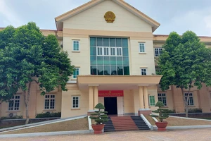 Trụ sở Ủy ban nhân dân huyện Đất Đỏ, tỉnh Bà Rịa-Vũng Tàu.