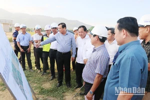 Bí thư Tỉnh ủy Phan Việt Cường kiểm tra tiến độ thi công các công trình trọng điểm của tỉnh.