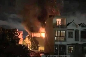 Khu vực ngôi nhà bị cháy vào lúc 3 giờ 30 phút, ngày 15/7, tại đường Lạc Long Quân, tổ 14, phường Tân Thịnh, thành phố Hòa Bình.
