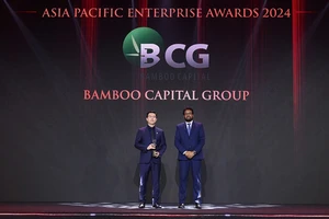 Ông Nguyễn Tùng Lâm - Tổng Giám đốc Tập đoàn Bamboo Capital nhận giải thưởng Doanh nghiệp xuất sắc châu Á 2024.