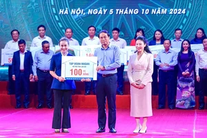 Tập đoàn Masan trao 100 tỷ hỗ trợ tỉnh Lào Cai.