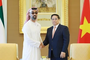 Thủ tướng Phạm Minh Chính tiếp Cố vấn an ninh quốc gia, Phó Toàn quyền Abu Dhabi Sheikh Tahnoun Bin Zayed Al Nahyan. (Ảnh: TTXVN)