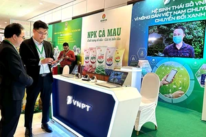 Gian hàng giới thiệu các sản phẩm chuyển đổi số VNPT tại Ðại hội Hội Nông dân Việt Nam lần thứ VIII. 