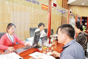 Sơn La công khai danh mục thủ tục hành chính bằng mã QR của các cơ quan, đơn vị tại Trung tâm phục vụ hành chính công tỉnh. 
