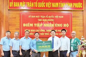 Câu lạc bộ bóng đá Trường Tươi Bình Phước tặng toàn bộ số tiền bán vé mùa giải 2024-2025 giúp đồng bào miền bắc khắc phục hậu quả do bão số 3 gây ra. 