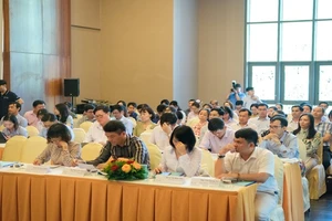 Hội thảo có sự tham dự của gần 70 đại biểu.