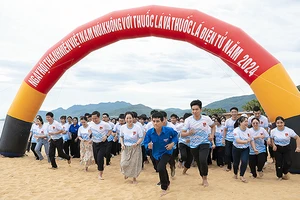 Các bạn trẻ tham gia Giải chạy Thanh niên Việt Nam nói không với thuốc lá và thuốc lá điện tử năm 2024.