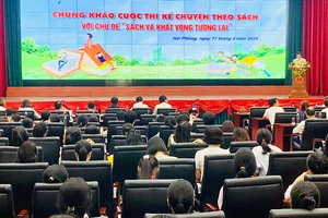 Giám đốc Sở Thông tin và Truyền thông Hải Phòng Phạm Văn Tuấn phát biểu khai mạc cuộc thi.