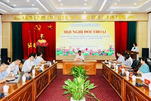 Hội nghị đối thoại với các nhà đầu tư, các doanh nghiệp trong các khu công nghiệp trên địa bàn thành phố Hải Phòng.