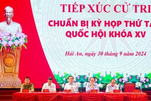 Trưởng Ban Kinh tế Trung ương Trần Lưu Quang cùng Đoàn Đại biểu Quốc hội thành phố Hải Phòng tiếp xúc cử tri tại quận Hải An.