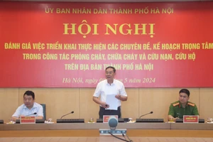 Phó Chủ tịch Thường trực UBND thành phố Lê Hồng Sơn kết luận hội nghị. Ảnh: TIẾN THÀNH